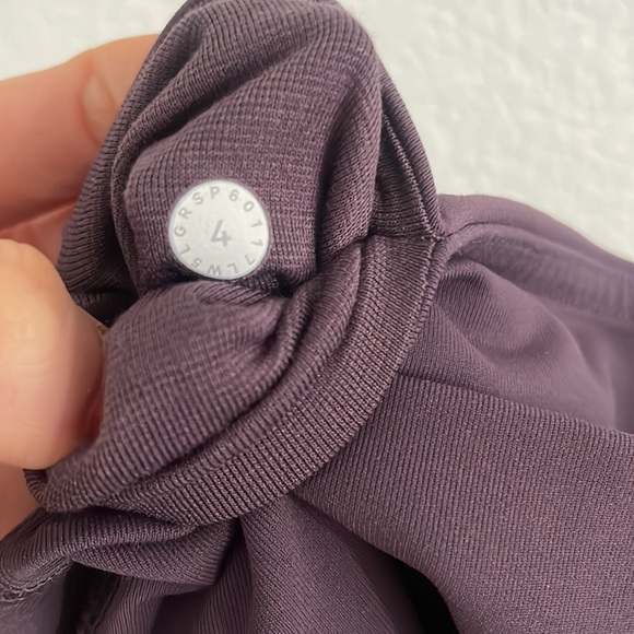 Lululemon All The Right Places leggings no longer sold - Picture 6 of 6